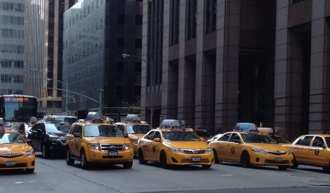 الأصفر لون الأمان لسيارة الأجرة