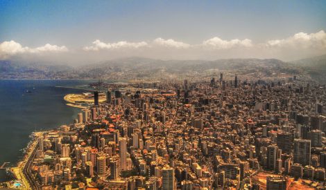 مراقب: عاصمة للازدحام والغبار