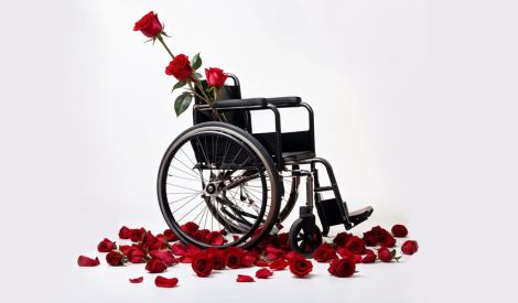 تسابيح جراح | جراحاتي لا تثنيني عن العمل