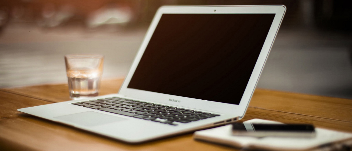 الإمام الخامنئيّ دام ظله: احترفوا الذكاء الاصطناعيّ